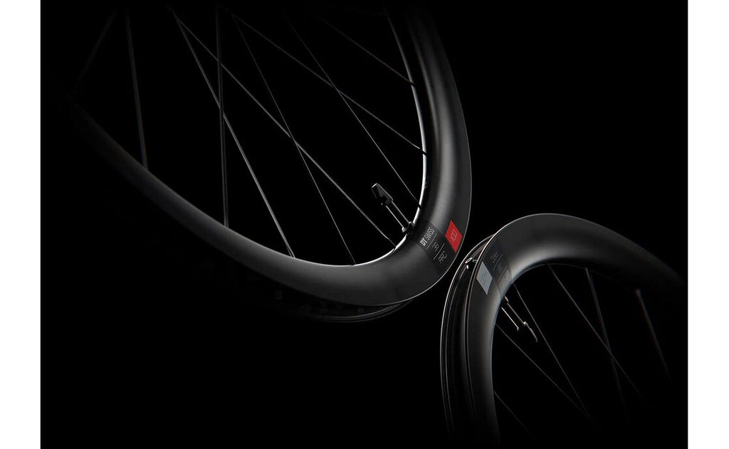 DT Swiss ARC 1100 Dicut 38 DB 28″- Carbon Vorderrad