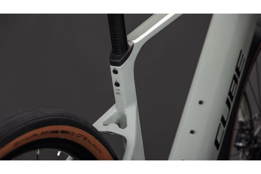 Cube Nuroad Hybrid C:62 Race 400X - 400 Wh - 28 Zoll - Diamant - 2026